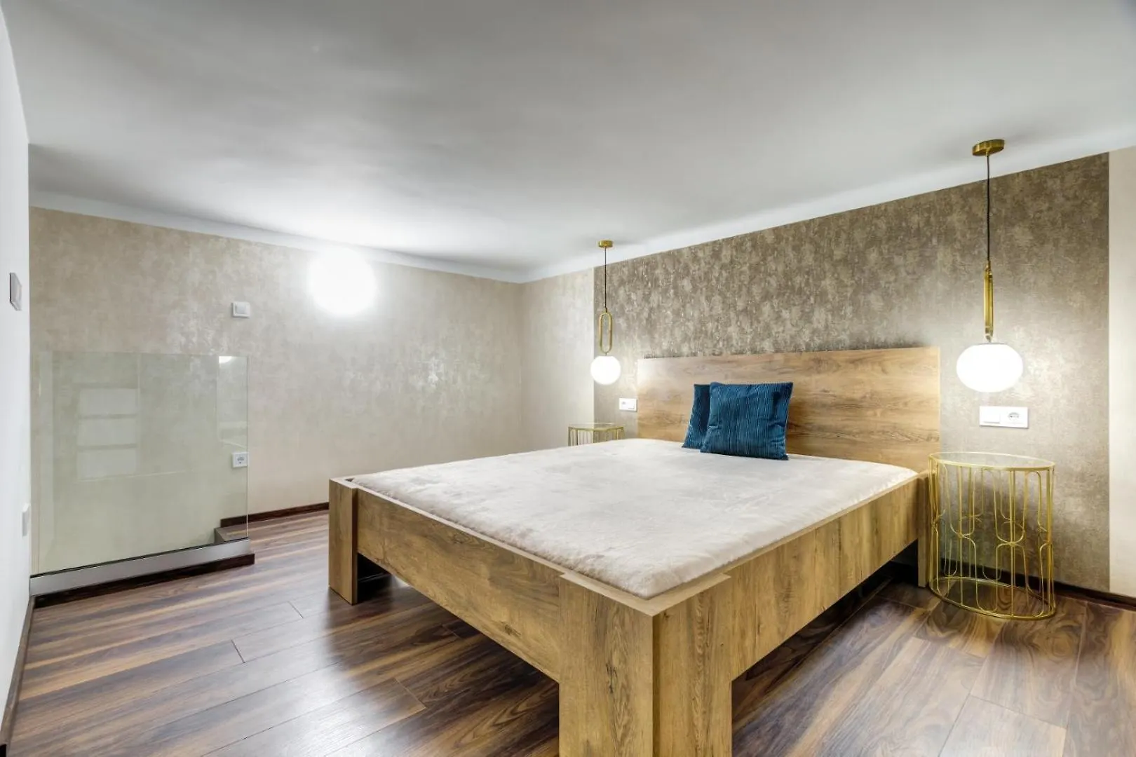 Mega Deal - Elegance - No Deposit Needed Budapest Ungheria