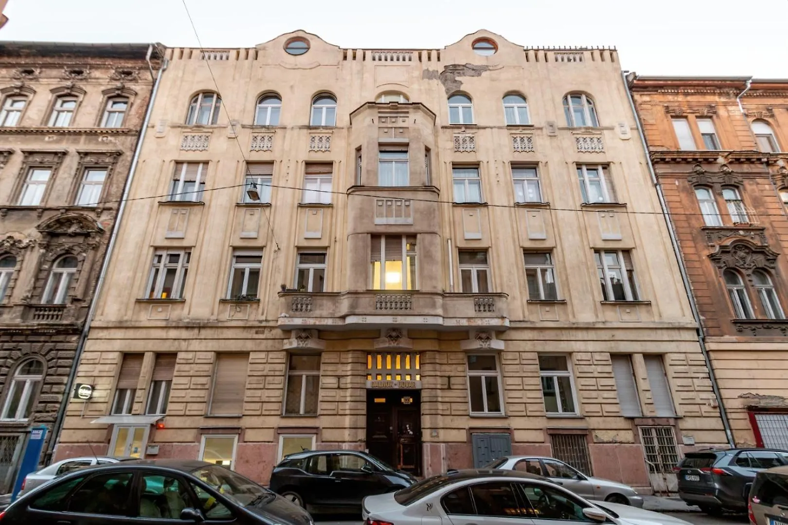 Mega Deal - Elegance - No Deposit Needed Budapest