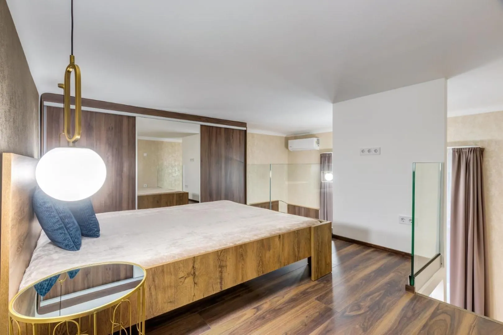 Mega Deal - Elegance - No Deposit Needed Budapest 0*,  Ungheria