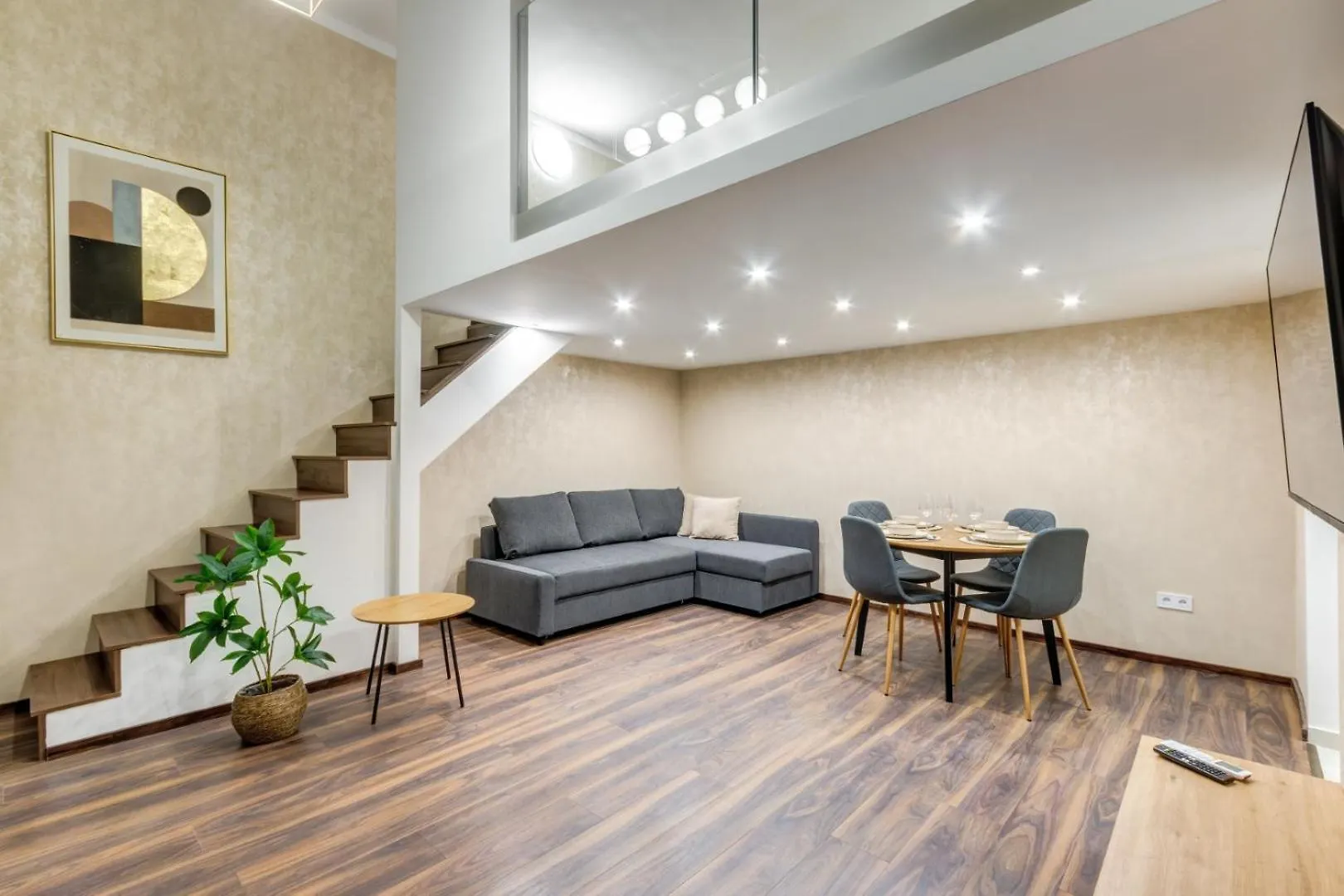 Contatti di Mega Deal - Elegance - No Deposit Needed