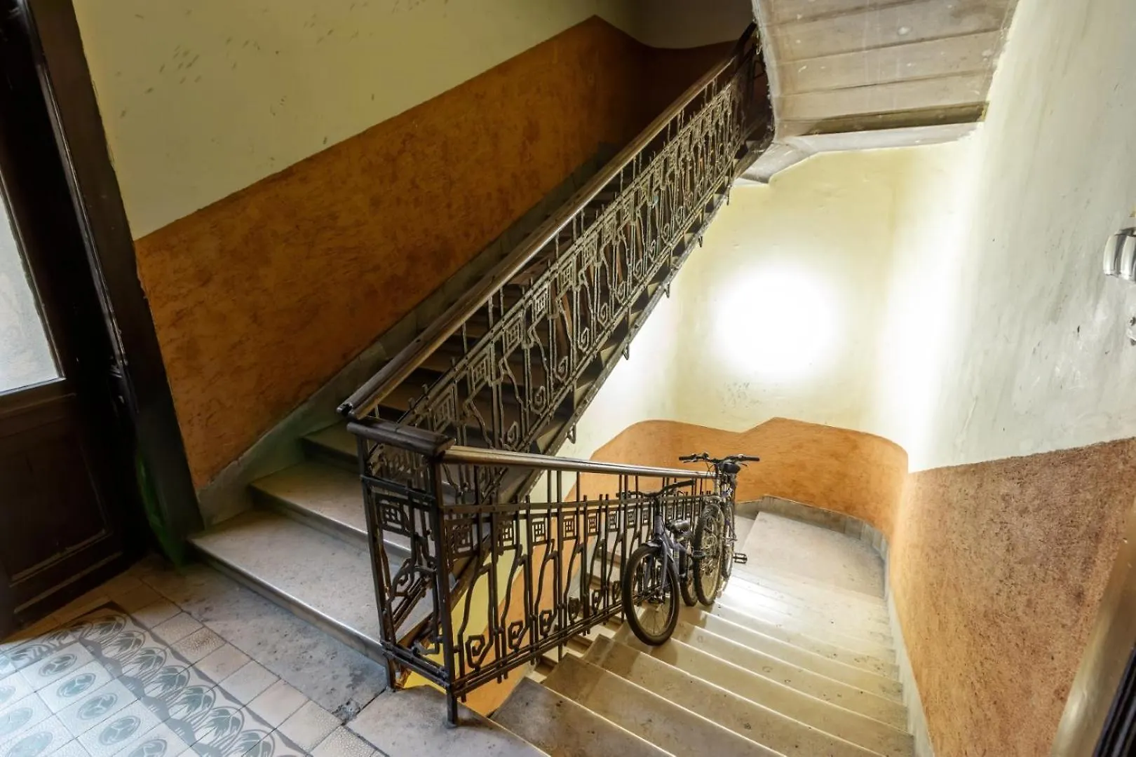 Mega Deal - Elegance - No Deposit Needed Budapest